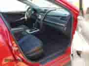 2014 Toyota Camry SE z VIN 4T1BF1FKXEU836643, wystawiony jako IAAI lot #43310731 z przebiegiem 212 163 mil mil oraz . Historia ofert i sprzedaży dostępna na DreamBid. Obrazek 5.