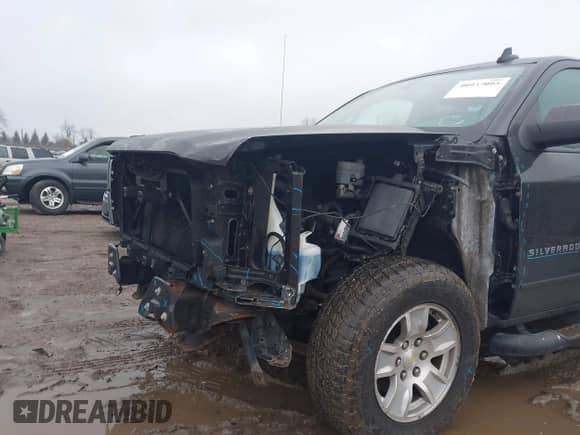 2015 Chevrolet Silverado 1500 LT with VIN 1GCRCREH9FZ343346, listed as a IAAI auction lot 40937095 with 88,735 mi miles and . Bid and sale history available at DreamBid. Image 6.
