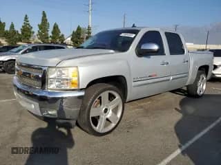 2012 Chevrolet Silverado 1500 LT с VIN 3GCPCSE09CG160744, выставлен на аукционе Copart как лот 81884555 с пробегом 116 298 миль миль и Списание • Salvage title. История ставок и продаж доступна на DreamBid. Изображение 1.