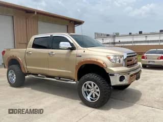 2010 Toyota Tundra с VIN 5TFDW5F15AX149977, выставлен на аукционе Copart как лот 67495605 с пробегом 76 198 миль миль и Чистый • Clean title. История ставок и продаж доступна на DreamBid. Изображение 1.