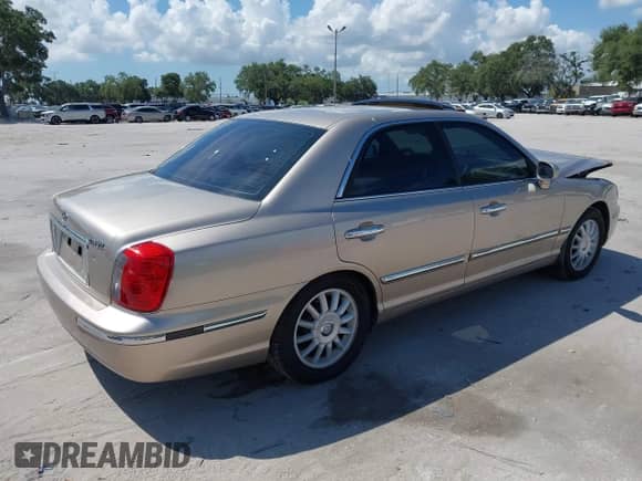 2005 Hyundai XG с VIN KMHFU45E65A423589, выставлен на аукционе IAAI как лот 42943590 с пробегом 46 911 миль миль и . История ставок и продаж доступна на DreamBid. Изображение 4.