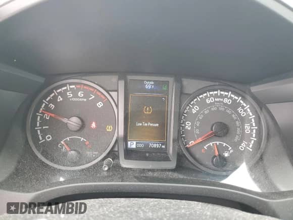 2022 Toyota Tacoma SR with VIN 3TYRX5GN2NT056001, listed as a Copart auction lot 84259305 with 70,897 mi miles and Clean title. Bid and sale history available at DreamBid. Image 9.