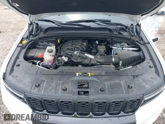 2024 Jeep Grand Cherokee Limited with VIN 1C4RJHBG1RC103761, listed as a IAAI auction lot 42372590 with 10,640 mi miles and . Bid and sale history available at DreamBid. Image 10.