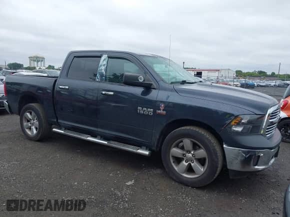 2013 Ram 1500 Big Horn z VIN 1C6RR7LT8DS661269, wystawiony jako IAAI lot #42887071 z przebiegiem 167 392 mil mil oraz . Historia ofert i sprzedaży dostępna na DreamBid. Obrazek 1.
