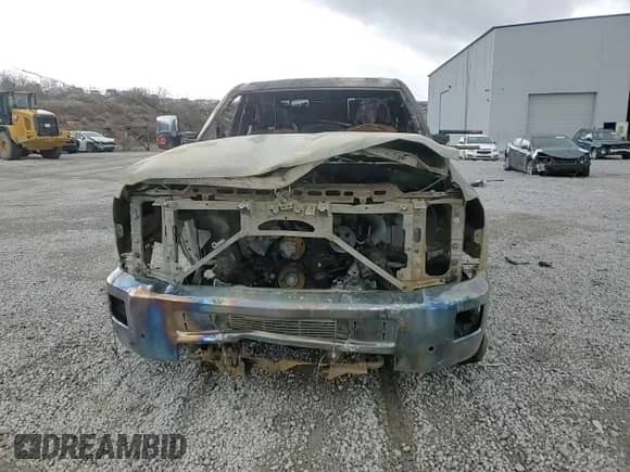 2015 Chevrolet Silverado 3500HD LTZ с VIN 1GC4K0C83FF545581, выставлен на аукционе Copart как лот 47803365 с пробегом Не указан миль и На запчасти • Non repairable. История ставок и продаж доступна на DreamBid. Изображение 11.