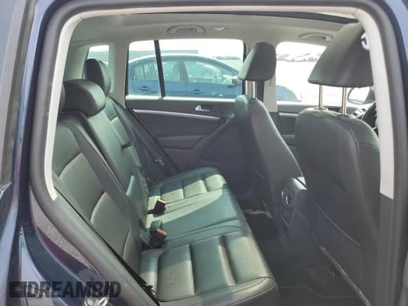 2017 Volkswagen Tiguan с VIN WVGMV7AX4HK041394, выставлен на аукционе Copart как лот 58237133 с пробегом Не указан миль и . История ставок и продаж доступна на DreamBid. Изображение 11.