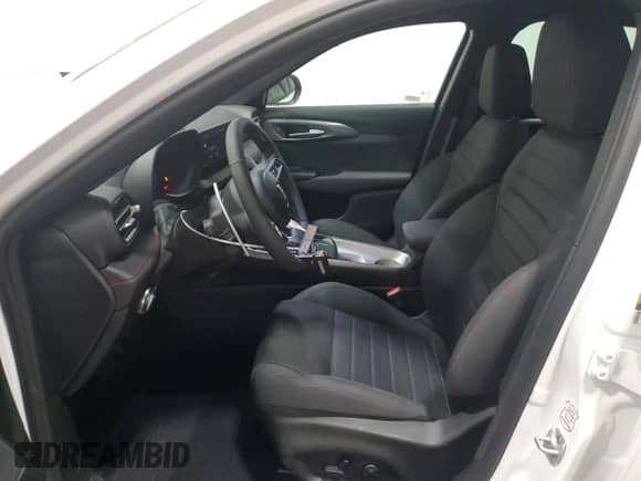 2024 Dodge Hornet R/T z VIN ZACPDFCW1R3A32864, wystawiony jako Copart lot #80267224 z przebiegiem 3 371 mil mil oraz Czysty tytuł • Clean title. Historia ofert i sprzedaży dostępna na DreamBid. Obrazek 7.