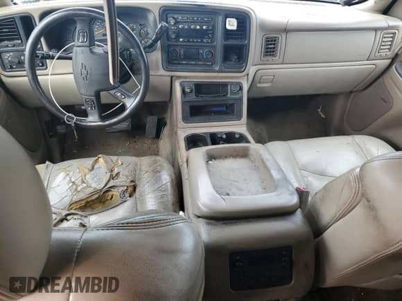 2004 Chevrolet Suburban LT с VIN 3GNEC16ZX4G210915, выставлен на аукционе Copart как лот 67795435 с пробегом 300 602 миль миль и Чистый • Clean title. История ставок и продаж доступна на DreamBid. Изображение 8.