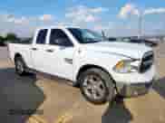 2021 Ram 1500 Tradesman z VIN 1C6RR6FG4MS563946, wystawiony jako Copart lot #81601875 z przebiegiem 40 273 mil mil oraz Czysty tytuł • Clean title. Historia ofert i sprzedaży dostępna na DreamBid. Obrazek 4.
