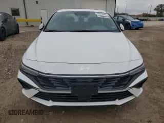 2025 Hyundai Elantra SEL Convenience z VIN KMHLS4DG3SU027061, wystawiony jako Copart lot #90574505 z przebiegiem 7 612 mil mil oraz Czysty tytuł • Clean title. Historia ofert i sprzedaży dostępna na DreamBid. Obrazek 5.