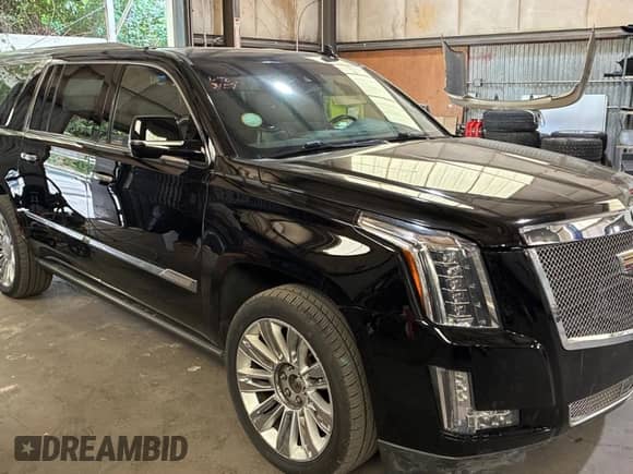2016 Cadillac Escalade ESV Platinum z VIN 1GYS4KKJ5GR453707, wystawiony jako Copart lot #61802745 z przebiegiem 175 852 mil mil oraz Szkoda całkowita • Salvage title. Historia ofert i sprzedaży dostępna na DreamBid. Obrazek 1.