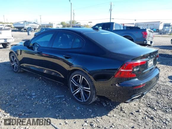 2019 Volvo S60 R-Design с VIN 7JRBR0FMXKG018414, выставлен на аукционе IAAI как лот 43371409 с пробегом 63 729 миль миль и . История ставок и продаж доступна на DreamBid. Изображение 3.