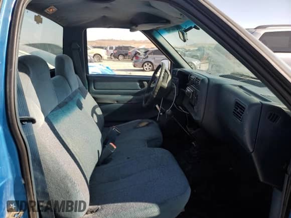 1995 Chevrolet S-10 с VIN 1GCCS14Z0S8111075, выставлен на аукционе Copart как лот 68216345 с пробегом 154 083 миль миль и Списание • Salvage title. История ставок и продаж доступна на DreamBid. Изображение 10.