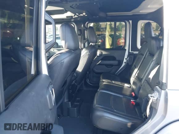 2021 Jeep Wrangler Unlimited Sahara Altitude z VIN 1C4HJXEG9MW522241, wystawiony jako IAAI lot #42647966 z przebiegiem 55 789 mil mil oraz . Historia ofert i sprzedaży dostępna na DreamBid. Obrazek 8.