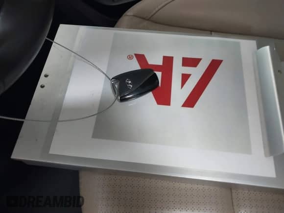 2016 Hyundai Santa Fe z VIN 5XYZUDLA5GG305912, wystawiony jako IAAI lot #42669257 z przebiegiem 140 850 mil mil oraz . Historia ofert i sprzedaży dostępna na DreamBid. Obrazek 11.