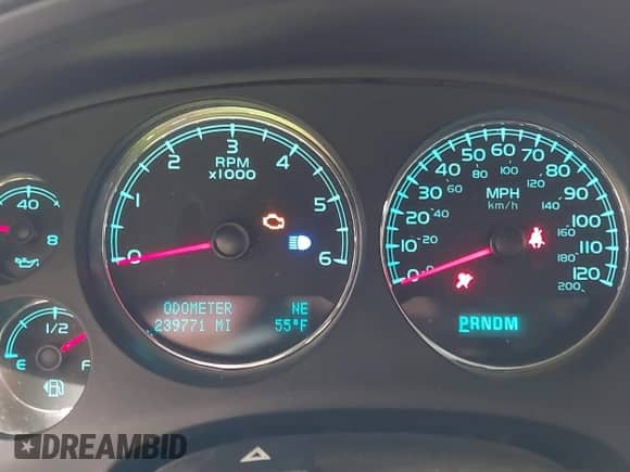2010 Chevrolet Suburban LT with VIN 1GNUKJE38AR220673, listed as a IAAI auction lot 42626250 with 239,771 mi miles and . Bid and sale history available at DreamBid. Image 7.
