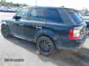 2007 Land Rover Range Rover Sport SC z VIN SALSH23427A983160, wystawiony jako IAAI lot #40561040 z przebiegiem Nie podano mil oraz . Historia ofert i sprzedaży dostępna na DreamBid. Obrazek 3.
