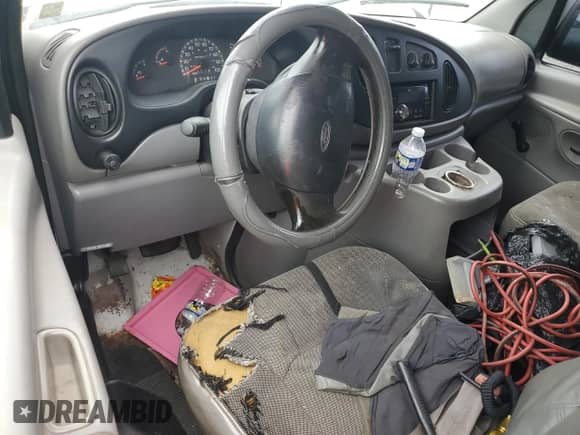 2000 Ford Econoline Cargo with VIN 1FTNS24L3YHB33395, listed as a Copart auction lot 64360725 with 98,500 mi miles and Salvage title. Bid and sale history available at DreamBid. Image 8.