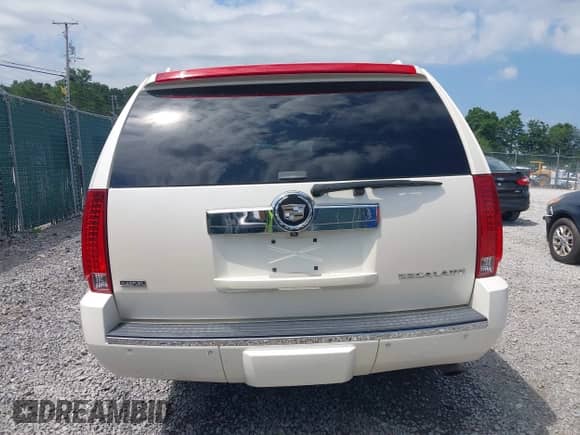 2009 Cadillac Escalade ESV with VIN 1GYFK26239R224780, listed as a IAAI auction lot 42794611 with 109,490 mi miles and . Bid and sale history available at DreamBid. Image 16.