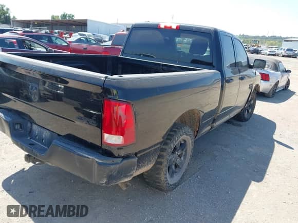 2021 Ram 1500 Express z VIN 1C6RR7FG6MS569401, wystawiony jako IAAI lot #43069535 z przebiegiem 119 087 mil mil oraz . Historia ofert i sprzedaży dostępna na DreamBid. Obrazek 4.