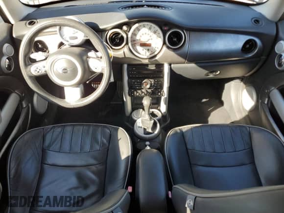 2006 MINI Hardtop S with VIN WMWRE33566TJ36364, listed as a Copart auction lot 89476895 with 117,250 mi miles and Clean title. Bid and sale history available at DreamBid. Image 8.
