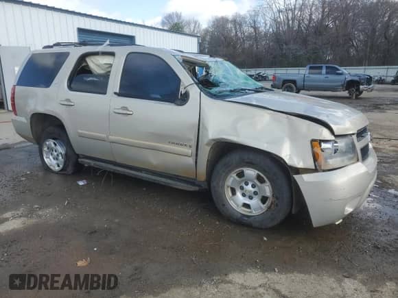 2008 Chevrolet Tahoe 1LT с VIN 1GNFC13068R150325, выставлен на аукционе Copart как лот 44020805 с пробегом Не указан миль и Списание • Salvage title. История ставок и продаж доступна на DreamBid. Изображение 4.