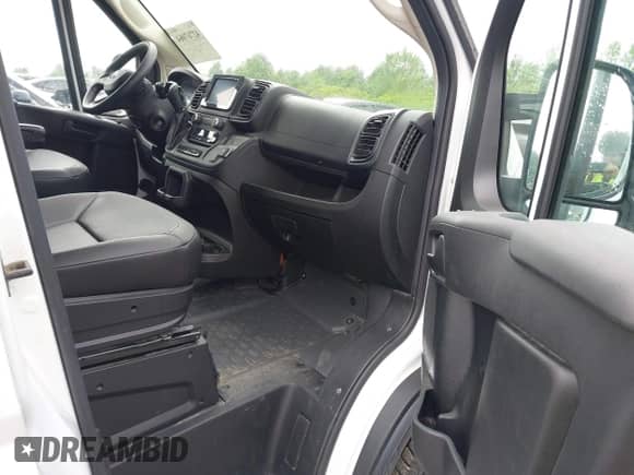 2024 Ram ProMaster Cargo Tradesman with VIN 3C6LRVDG4RE136764, listed as a IAAI auction lot 42767064 with 17,102 mi miles and . Bid and sale history available at DreamBid. Image 5.