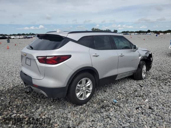 2020 Chevrolet Blazer LT z VIN 3GNKBBRA3LS653078, wystawiony jako Copart lot #81194115 z przebiegiem 33 217 mil mil oraz Szkoda całkowita • Salvage title. Historia ofert i sprzedaży dostępna na DreamBid. Obrazek 3.