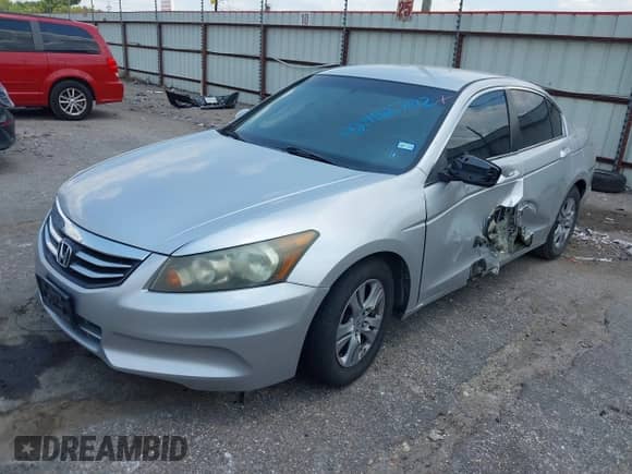2012 Honda Accord LX Premium с VIN 1HGCP2F48CA075351, выставлен на аукционе IAAI как лот 42952702 с пробегом 142 967 миль миль и . История ставок и продаж доступна на DreamBid. Изображение 16.