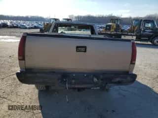 1991 Chevrolet Silverado 2500 с VIN 1GCFC24K1ME116907, выставлен на аукционе Copart как лот 41650845 с пробегом 233 054 миль миль и Списание • Salvage title. История ставок и продаж доступна на DreamBid. Изображение 6.