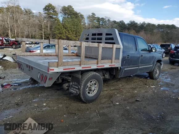 2006 Chevrolet Silverado 1500HD LT2 z VIN 1GCGK13UX6F241096, wystawiony jako Copart lot #88433525 z przebiegiem 258 046 mil mil oraz Szkoda całkowita • Salvage title. Historia ofert i sprzedaży dostępna na DreamBid. Obrazek 3.