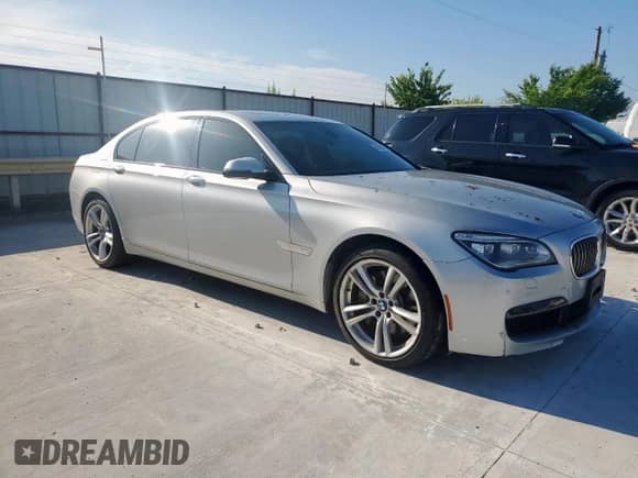 2013 BMW 7 Series 750Li with VIN WBAYE8C57DD131786, listed as a Copart auction lot 60936845 with 158,098 mi miles and Clean title. Bid and sale history available at DreamBid. Image 4.