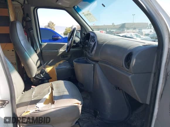 1998 Ford Econoline Cargo с VIN 1FTRE1465WHC17700, выставлен на аукционе IAAI как лот 43138976 с пробегом 214 121 миль миль и . История ставок и продаж доступна на DreamBid. Изображение 5.