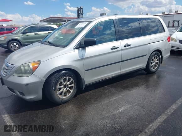 2008 Honda Odyssey LX с VIN 5FNRL38228B083868, выставлен на аукционе IAAI как лот 43320300 с пробегом 209 908 миль миль и . История ставок и продаж доступна на DreamBid. Изображение 2.