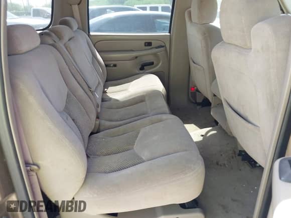 2004 Chevrolet Suburban LT with VIN 1GNEC16Z64J117498, listed as a IAAI auction lot 42005973 with 246,938 mi miles and . Bid and sale history available at DreamBid. Image 8.