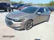 2022 Chevrolet Malibu LT z VIN 1G1ZD5ST7NF167565, wystawiony jako IAAI lot #43365428 z przebiegiem 52 285 mil mil oraz . Historia ofert i sprzedaży dostępna na DreamBid. Obrazek 2.