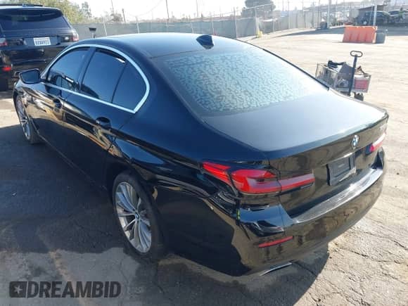2021 BMW 5 Series 530i with VIN WBA53BH02MWX17304, listed as a IAAI auction lot 43012524 with 37,491 mi miles and . Bid and sale history available at DreamBid. Image 3.