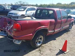 2000 Chevrolet S-10 LS с VIN 1GCCS19W4Y8156740, выставлен на аукционе IAAI как лот 40663715 с пробегом 276 781 миль миль и . История ставок и продаж доступна на DreamBid. Изображение 4.