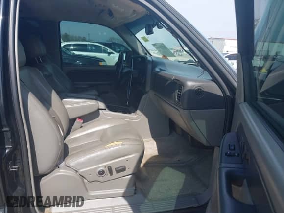 2003 Chevrolet Tahoe LT с VIN 1GNEC13Z73J322783, выставлен на аукционе IAAI как лот 41773868 с пробегом 259 710 миль миль и . История ставок и продаж доступна на DreamBid. Изображение 5.