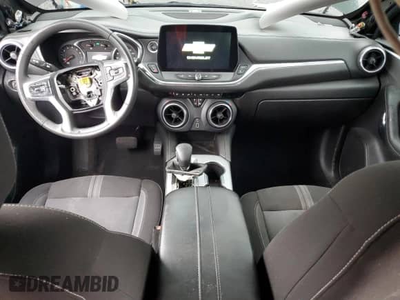 2023 Chevrolet Blazer LT z VIN 3GNKBCR41PS194557, wystawiony jako Copart lot #66640085 z przebiegiem 66 420 mil mil oraz Czysty tytuł • Clean title. Historia ofert i sprzedaży dostępna na DreamBid. Obrazek 8.