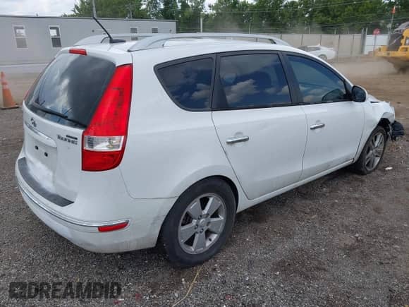 2011 Hyundai Elantra GLS z VIN KMHDC8AE5BU096720, wystawiony jako IAAI lot #42961373 z przebiegiem 214 111 mil mil oraz . Historia ofert i sprzedaży dostępna na DreamBid. Obrazek 4.