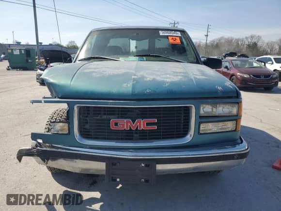 1997 GMC Sierra 1500 z VIN 1GTEC19R9VE510927, wystawiony jako Copart lot #50908545 z przebiegiem 213 770 mil mil oraz Czysty tytuł • Clean title. Historia ofert i sprzedaży dostępna na DreamBid. Obrazek 5.