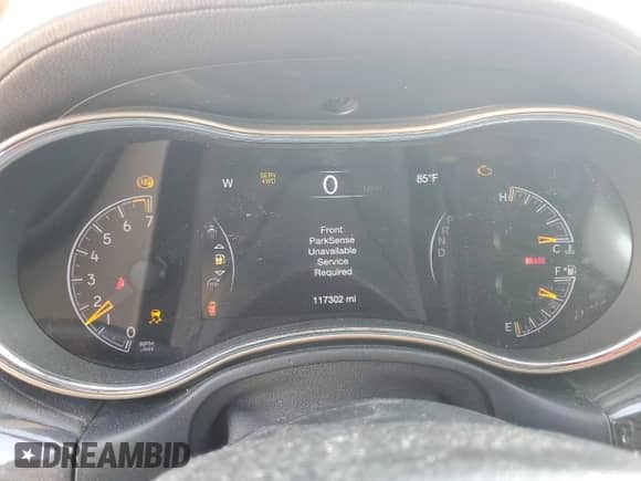 2017 Jeep Grand Cherokee Overland with VIN 1C4RJFCGXHC964499, listed as a Copart auction lot 71671795 with 117,302 mi miles and Salvage title. Bid and sale history available at DreamBid. Image 9.