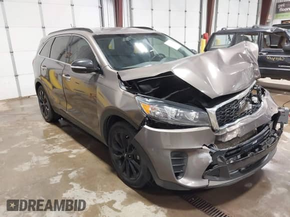 2019 Kia Sorento LX с VIN 5XYPG4A58KG598198, выставлен на аукционе IAAI как лот 43095870 с пробегом 182 169 миль миль и . История ставок и продаж доступна на DreamBid. Изображение 1.