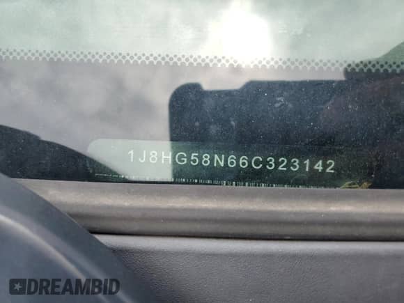 2006 Jeep Commander Limited z VIN 1J8HG58N66C323142, wystawiony jako Copart lot #65427535 z przebiegiem 125 181 mil mil oraz Szkoda całkowita • Salvage title. Historia ofert i sprzedaży dostępna na DreamBid. Obrazek 13.