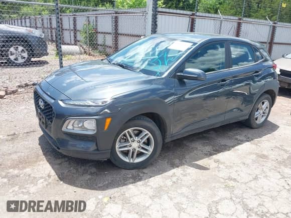 2020 Hyundai Kona SE с VIN KM8K1CAA2LU415067, выставлен на аукционе IAAI как лот 42344164 с пробегом 57 798 миль миль и . История ставок и продаж доступна на DreamBid. Изображение 2.