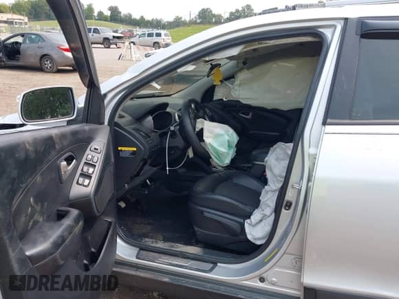 2012 Hyundai Tucson Limited с VIN KM8JUCAC8CU480221, выставлен на аукционе IAAI как лот 43139091 с пробегом 89 665 миль миль и . История ставок и продаж доступна на DreamBid. Изображение 5.