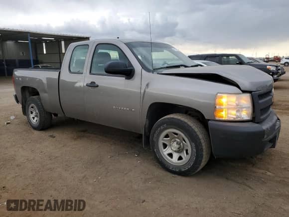 2013 Chevrolet Silverado 1500 Work Truck with VIN 1GCRKPE7XDZ323425, listed as a Copart auction lot 81229195 with 140,344 mi miles and Salvage title. Bid and sale history available at DreamBid. Image 4.