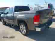2007 GMC Sierra 1500 SLE2 z VIN 2GTEC13J171582910, wystawiony jako IAAI lot #43389506 z przebiegiem 176 962 mil mil oraz . Historia ofert i sprzedaży dostępna na DreamBid. Obrazek 3.