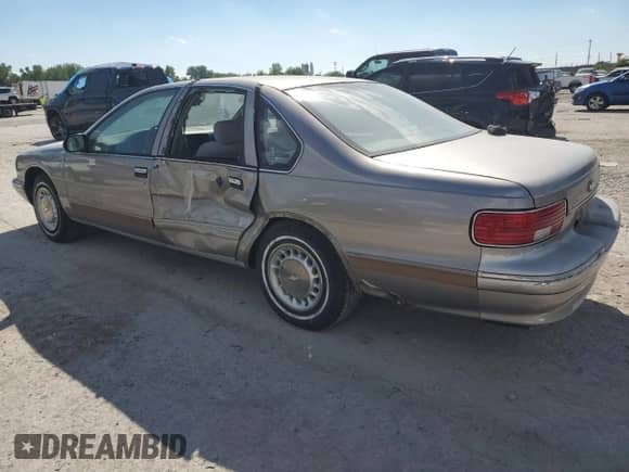 1995 Chevrolet Caprice с VIN 1G1BL52W0SR112951, выставлен на аукционе Copart как лот 69757535 с пробегом Не указан миль и Списание • Salvage title. История ставок и продаж доступна на DreamBid. Изображение 2.